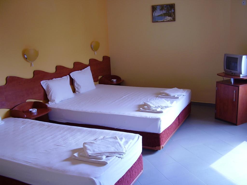 Hotel Alpina Łozenec Pokój zdjęcie
