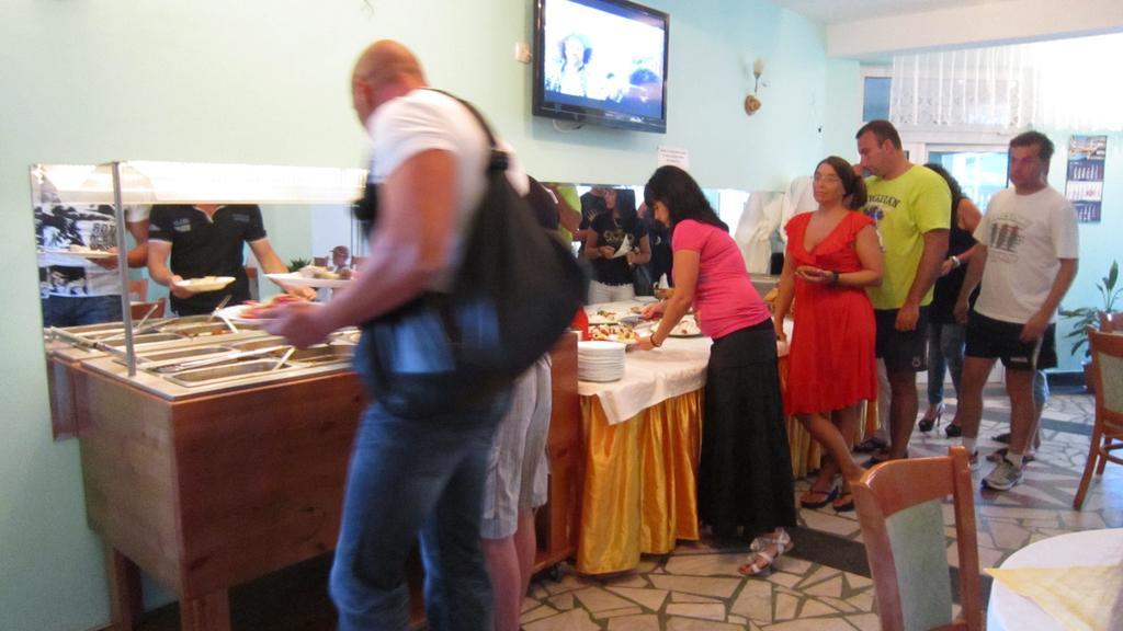 Hotel Alpina Łozenec Zewnętrze zdjęcie