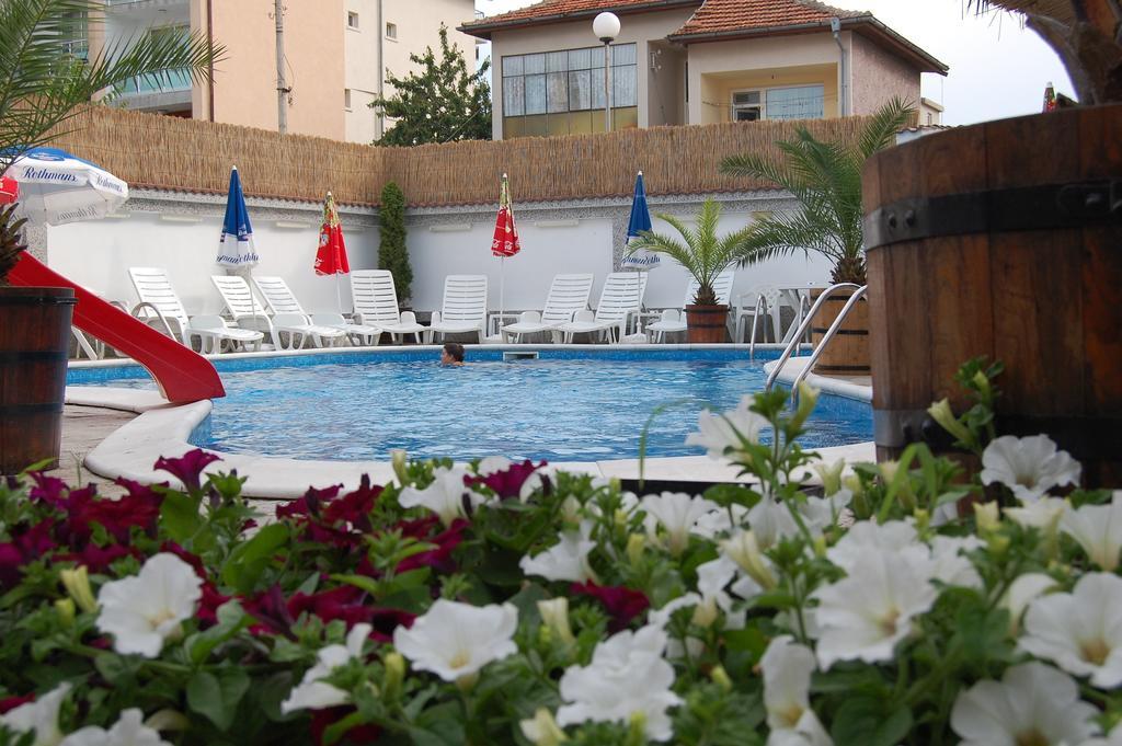 Hotel Alpina Łozenec Zewnętrze zdjęcie
