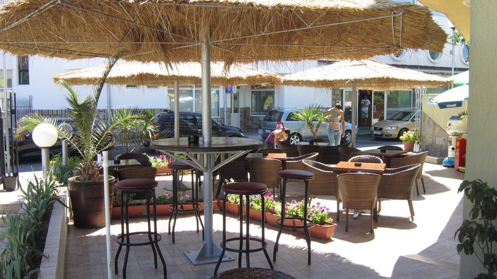 Hotel Alpina Łozenec Zewnętrze zdjęcie